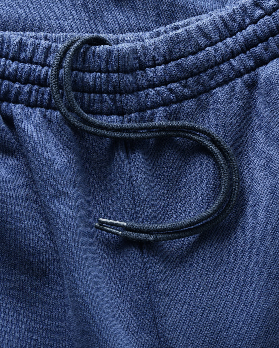 Weite Sweatpant mit Bundfalte Bio Baumwolle - Blau