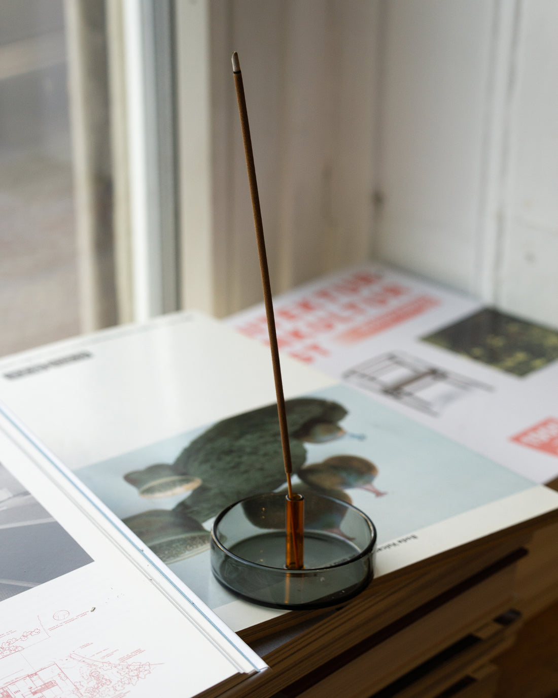 GLAS-RÄUCHERSTÄBCHENHALTER – BERNSTEIN