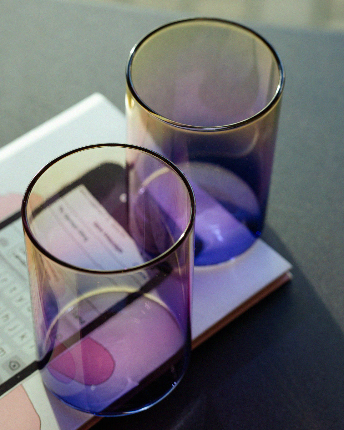 DREITON TRINKGLAS – GELB/PINK/BLAU