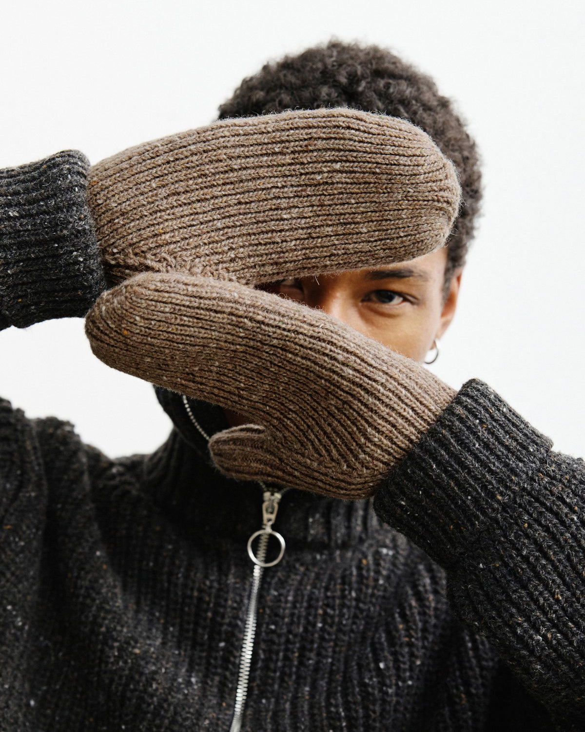 Gestrickte Handschuhe