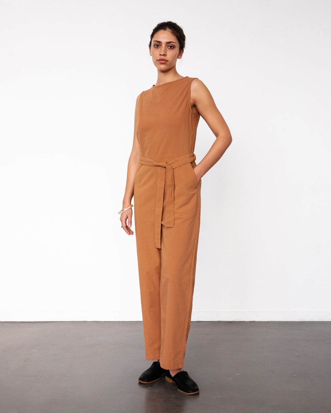 Ärmelloser Seersucker Jumpsuit Bio Baumwolle - Karamel