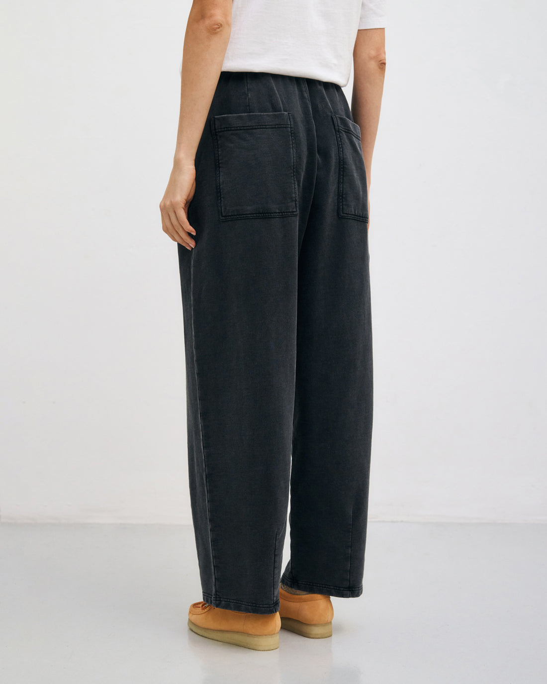 Weite Sweatpant Mit Bundfalte Bio Baumwolle - Washed Black
