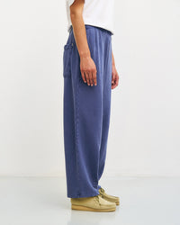 Weite Sweatpant mit Bundfalte Bio Baumwolle - Blau
