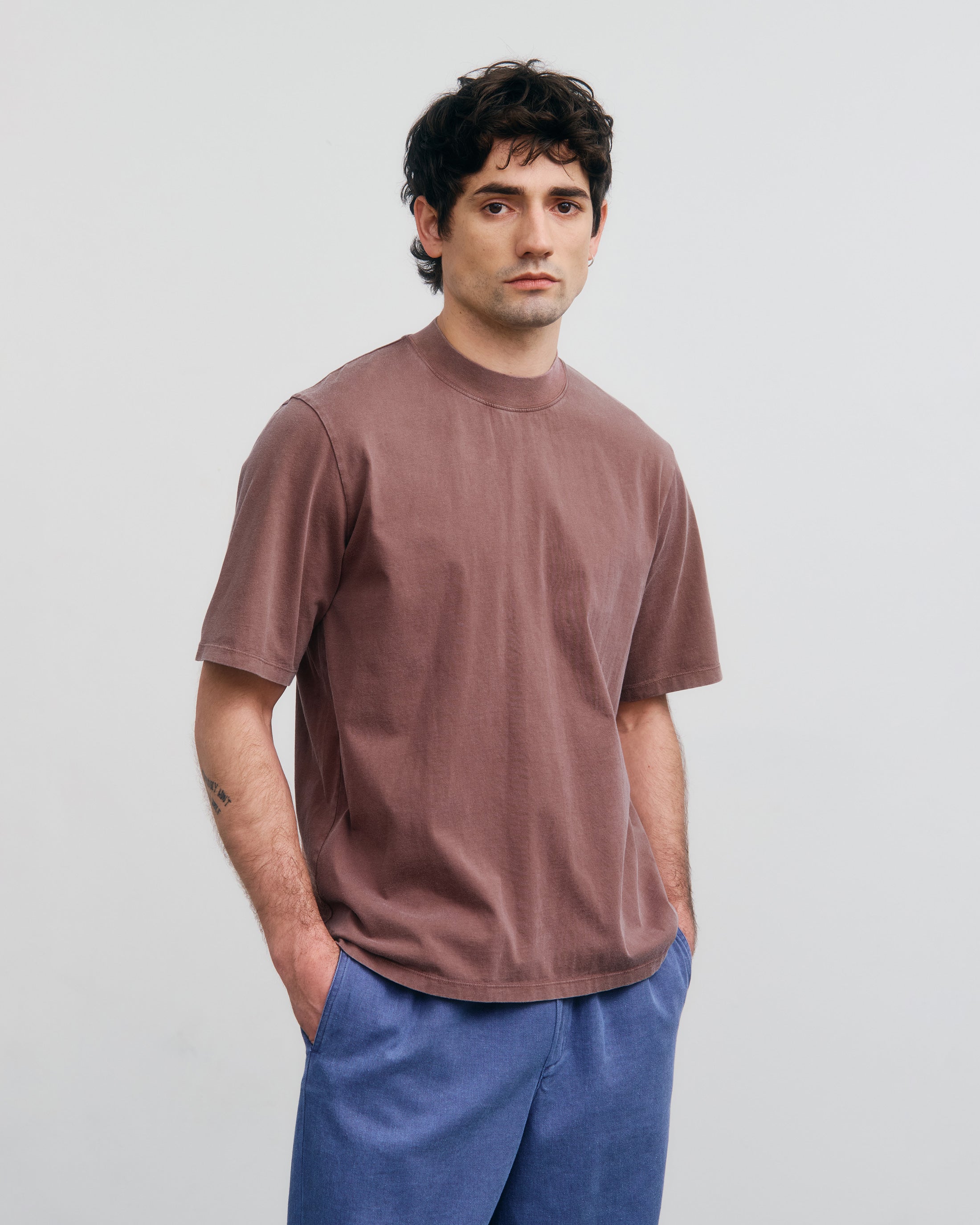 T-Shirt mit Breitem Kragen - Braun