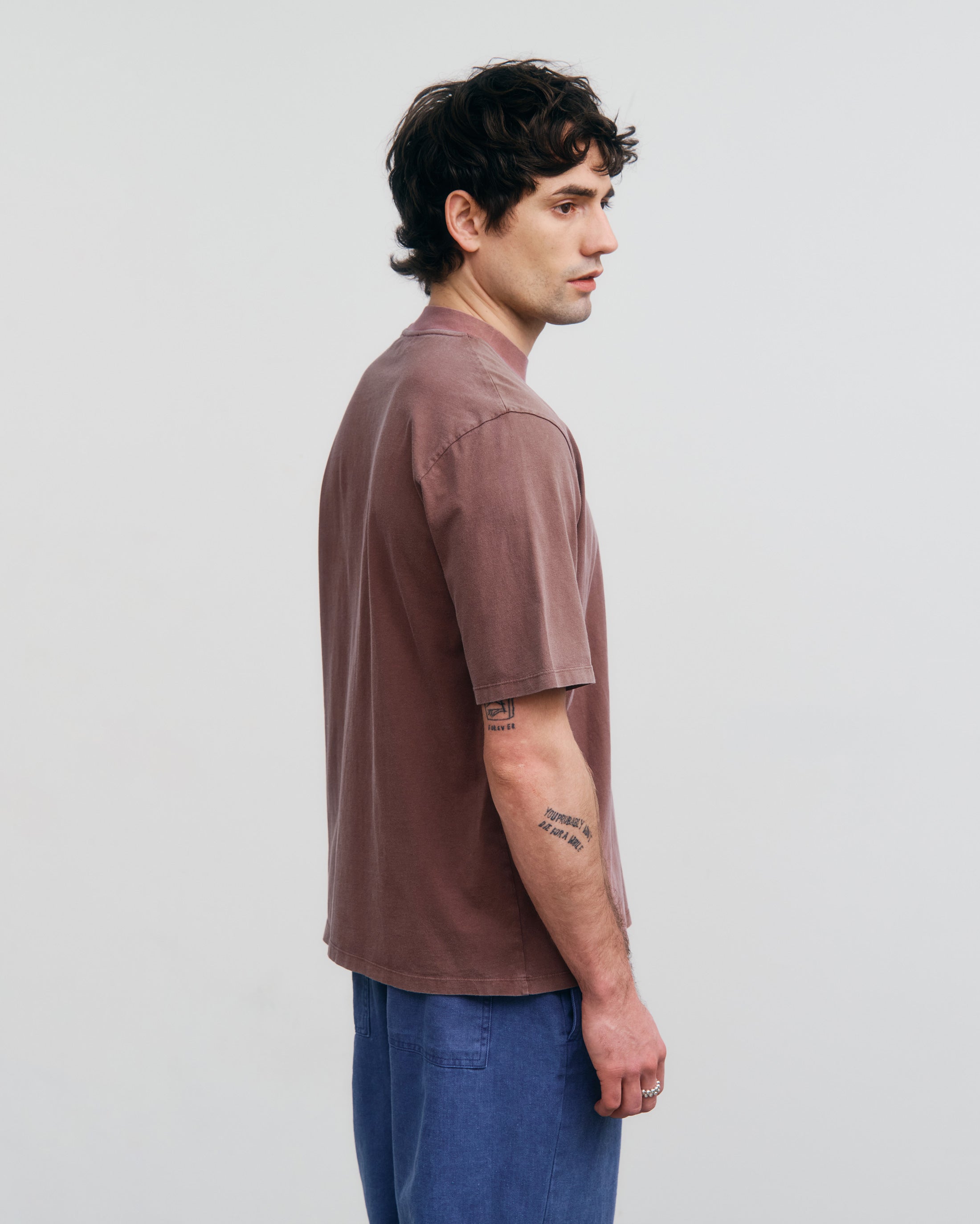 T-Shirt mit Breitem Kragen - Braun