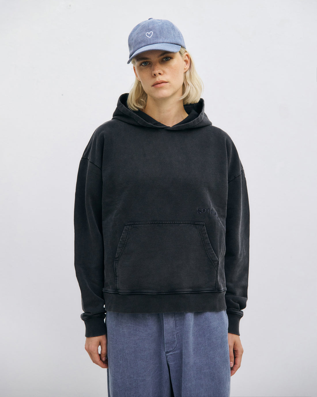 Logo Hoodie Bio Baumwolle - Washed Black