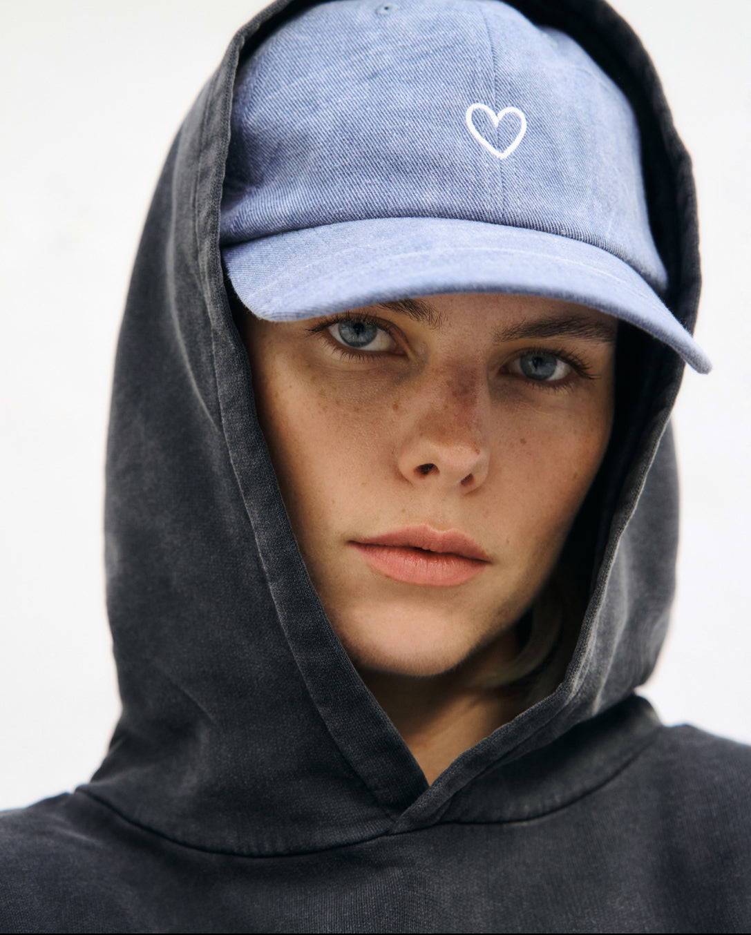 Logo Hoodie Bio Baumwolle - Washed Black